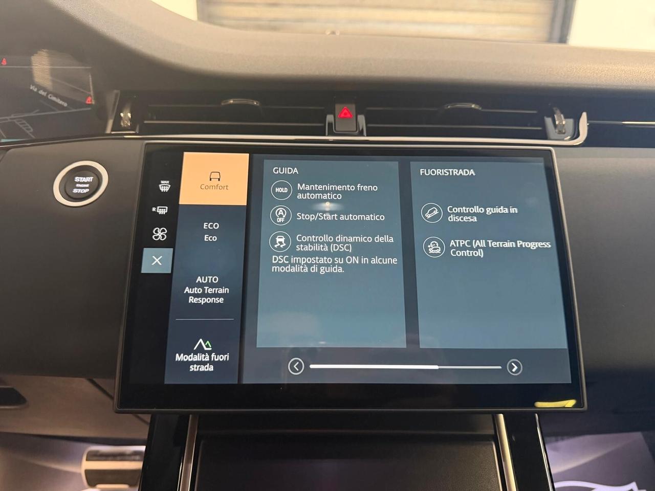 RANGE ROVER EVOQUE DARK EDITION EIGER GREY 2.0D MHEV AWD 163CV ANNO 2026