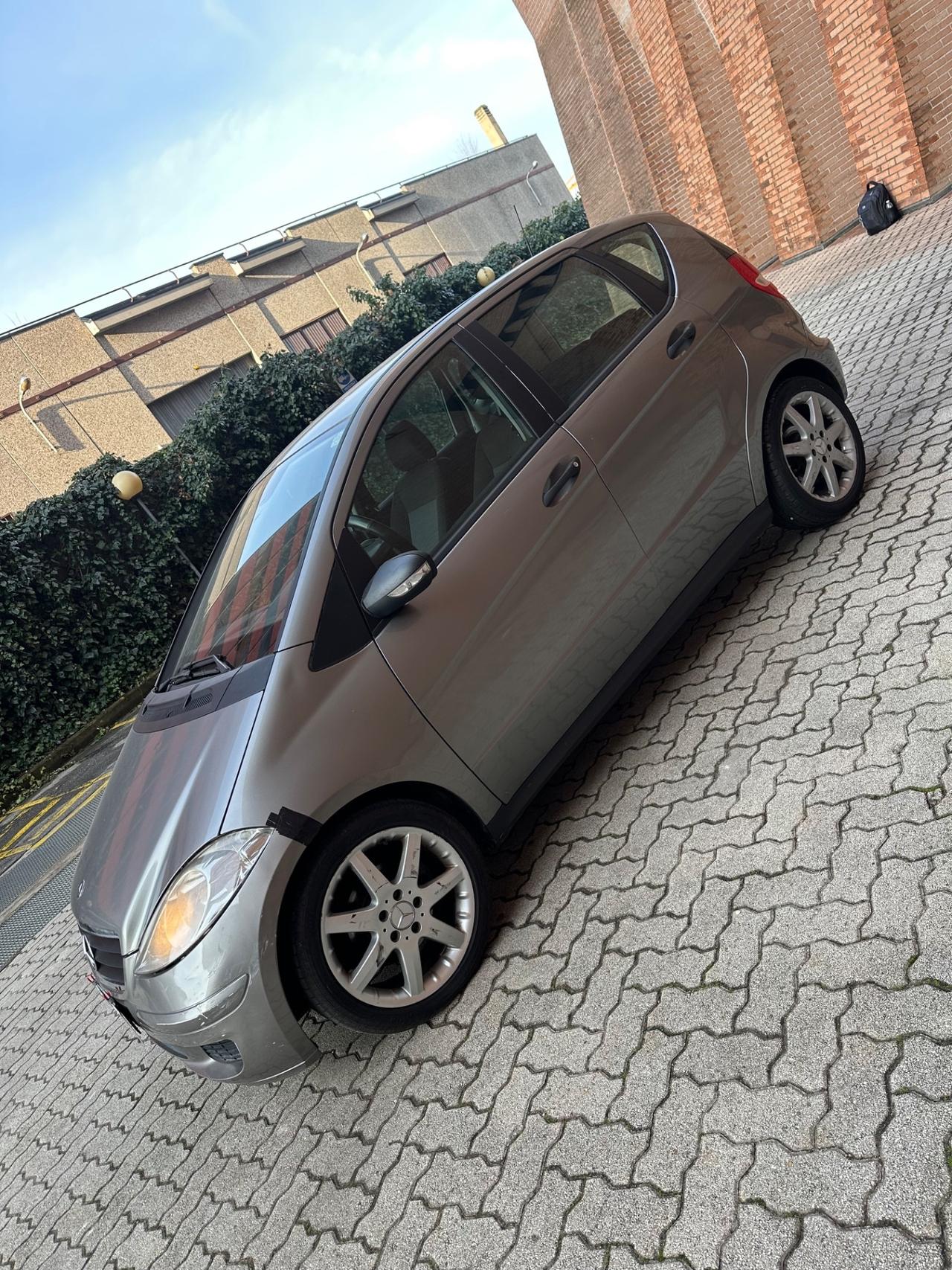 Mercedes-benz A 160 CDI BlueEFFICIENCY Elegance