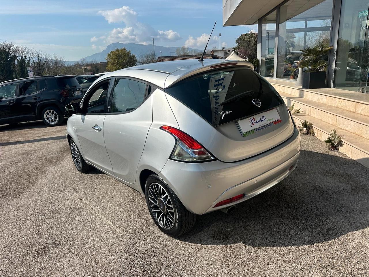Lancia Ypsilon 1.2 GPL 69 CV 5 porte Platinum NEOPATENTATI