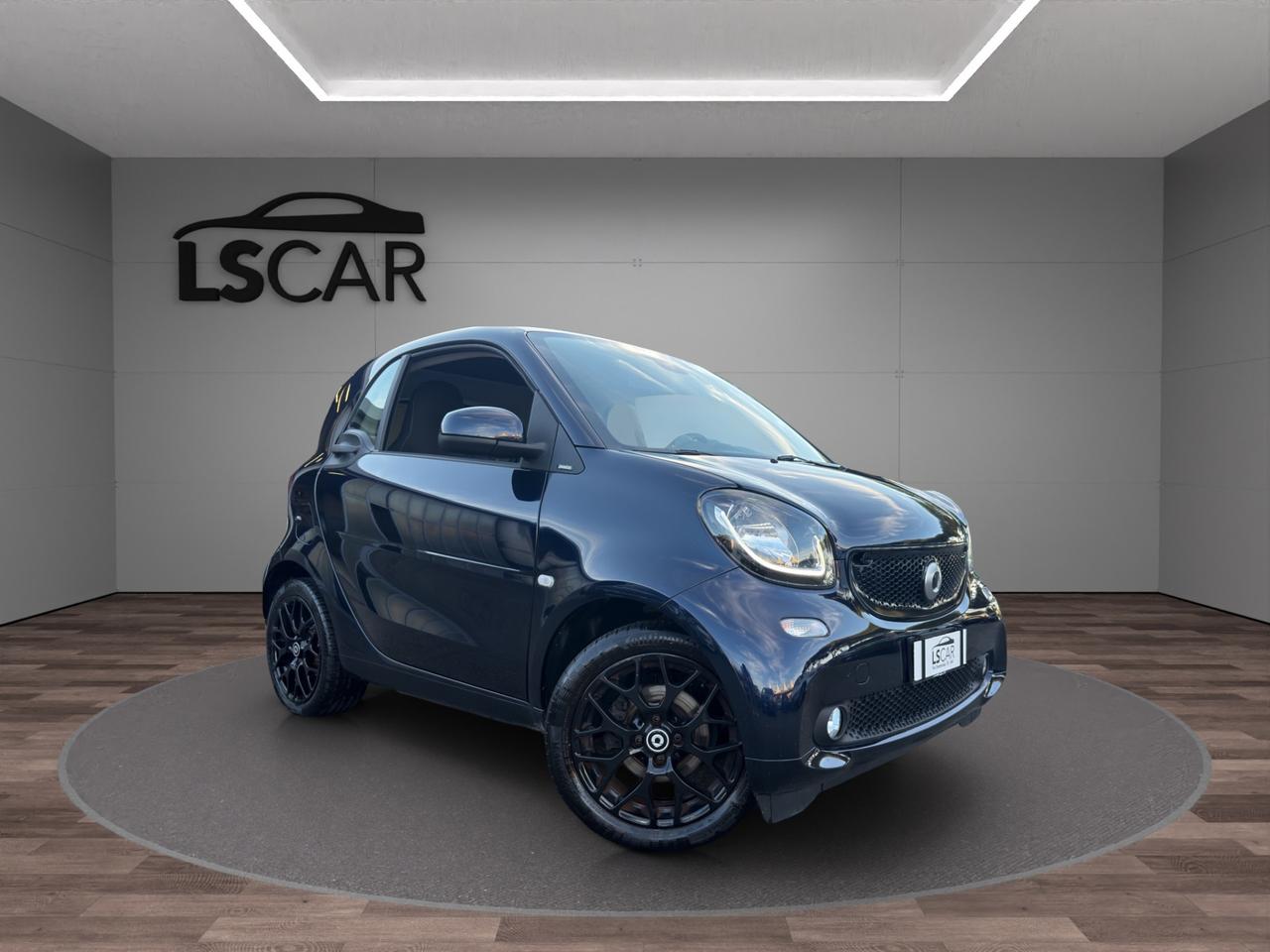 Smart fortwo coupe 1.0 71 CV Paris Blue - Unipro - Promo Finanziamento - Tetto panoramico - Sedili riscaldabili