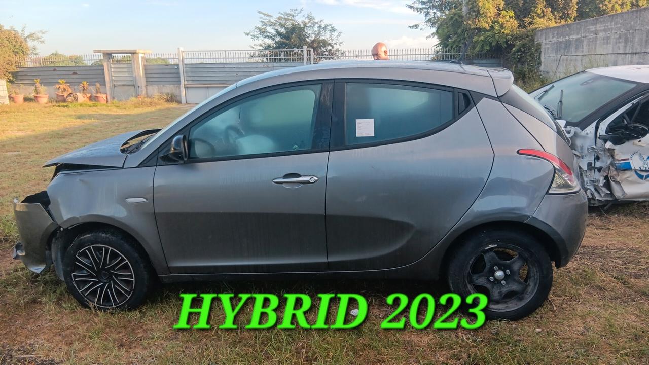 LANCIA YPSILON INCIDENTATA SINISTRATA MONDIALCARS 023