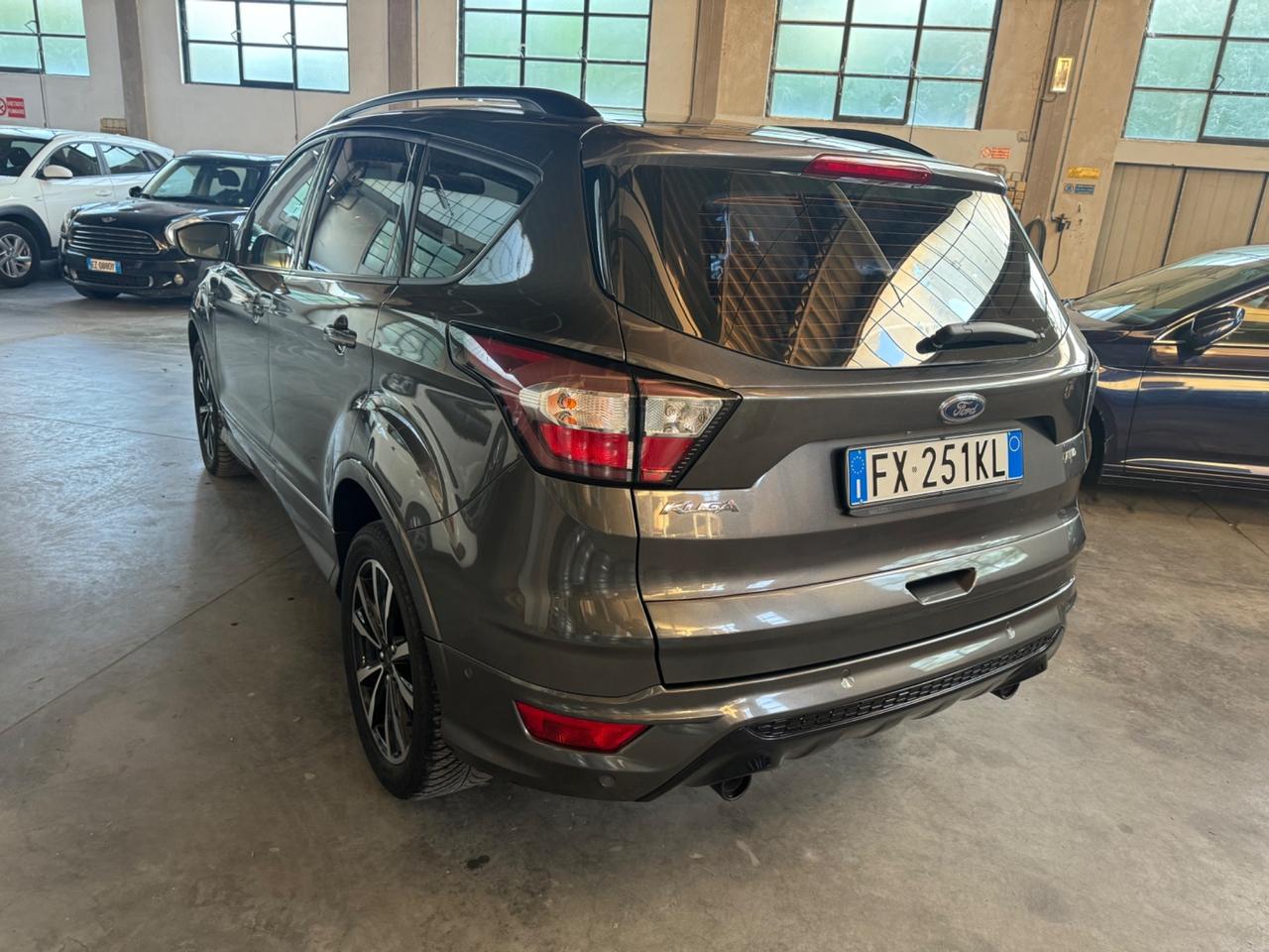 Ford Kuga 2.0 TDCI 150 CV S&S 4WD Powershift ST-Line