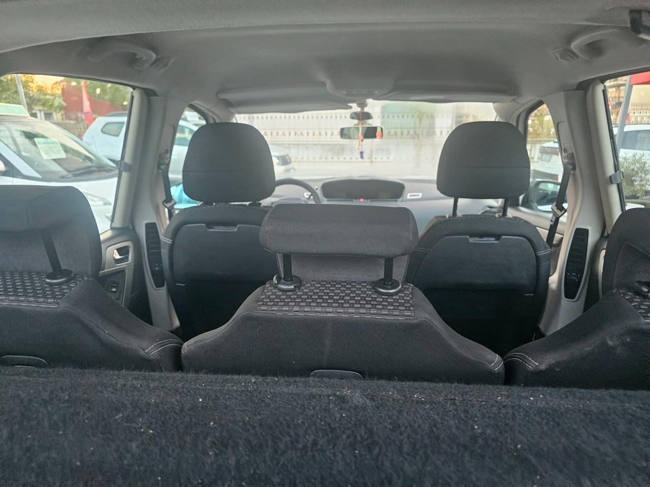 Citroen C4 Picasso 1.6 HDi 112CV..Automatica.2013
