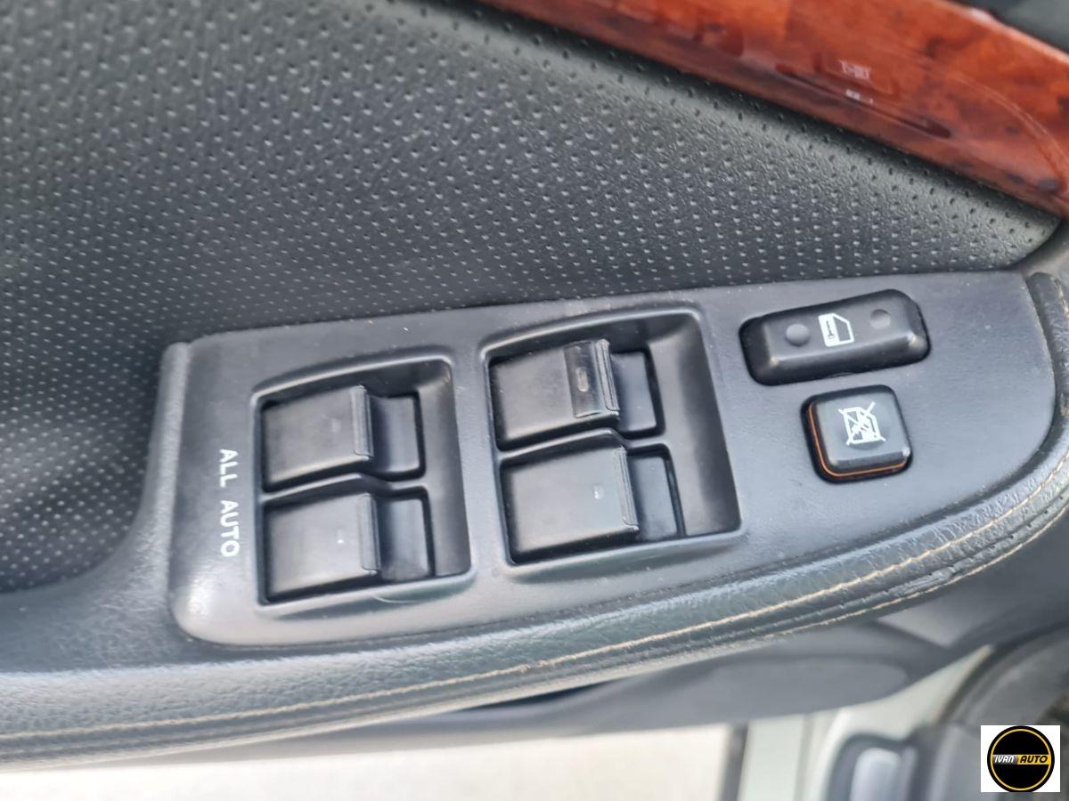 TOYOTA Avensis Benzina