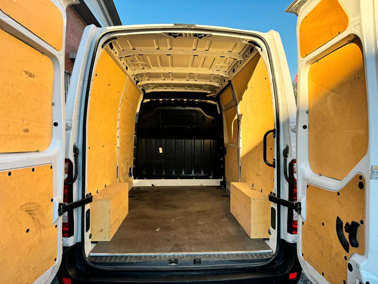 Renault Master 2.3 DCI 136CV L2H2