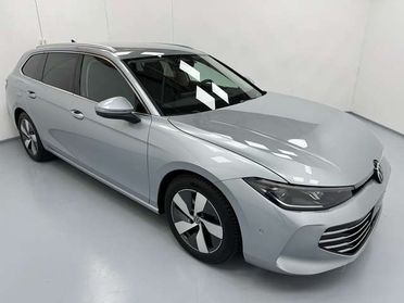 Volkswagen Passat ELEGANCE 2.0 TDI 150 CV DSG *FARI PERF+NAVI* PROMO