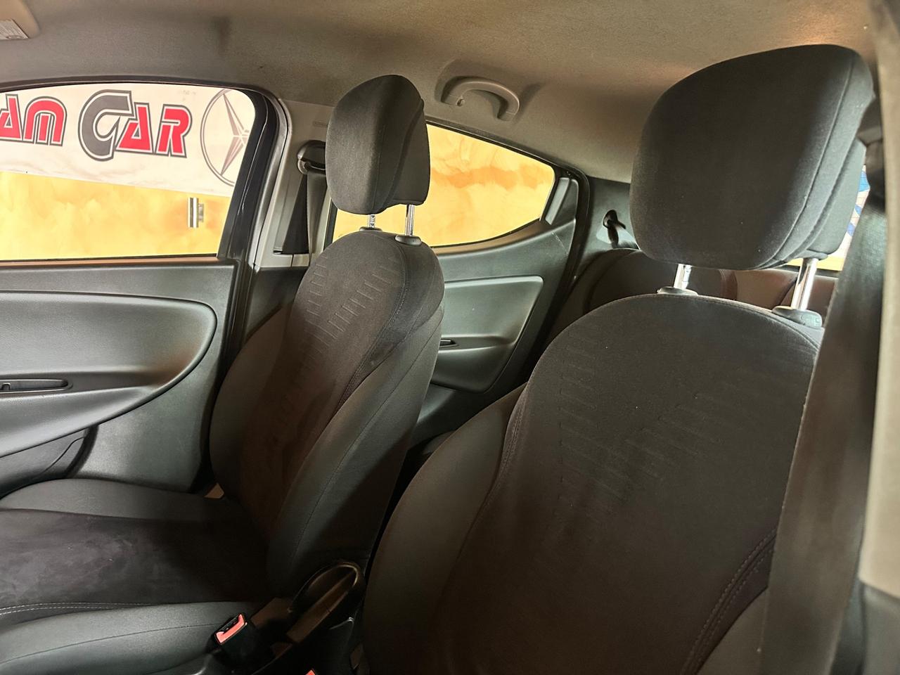 Lancia Ypsilon 0.9 TwinAir 85 CV 5 porte Metano Ecochic Gold