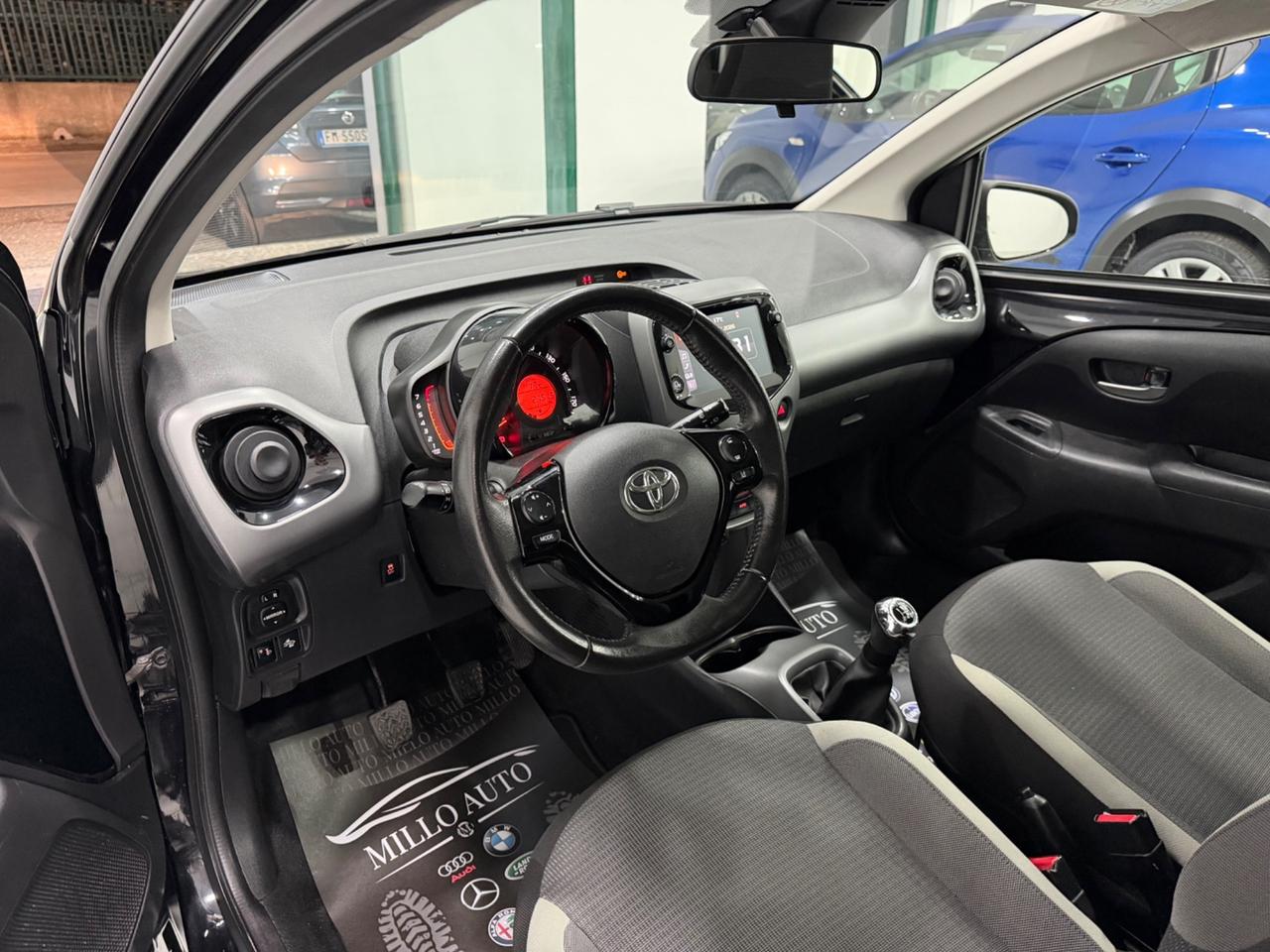 Toyota Aygo Connect 1.0 VVT-i 72 CV 5 porte x-clusiv