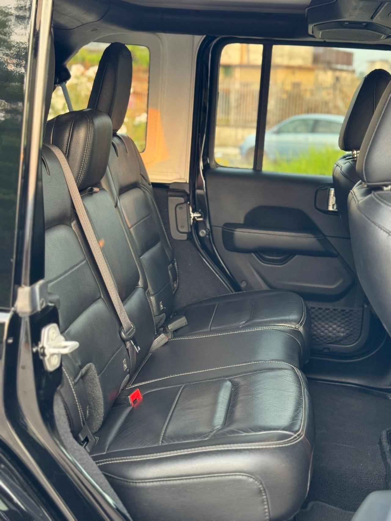 Jeep Wrangler Unlimited 2.2 Mjt II Sahara