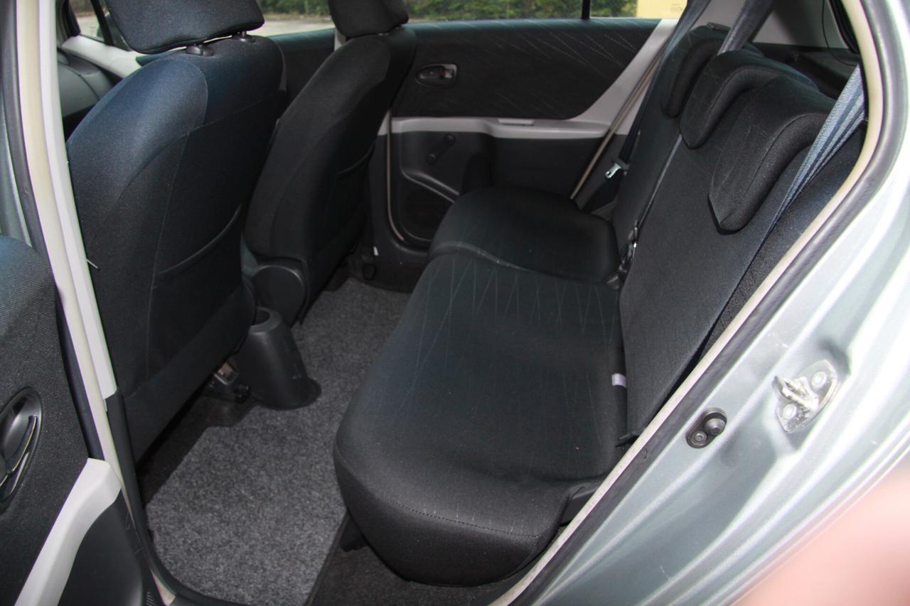 Toyota Yaris 1.0 5 porte