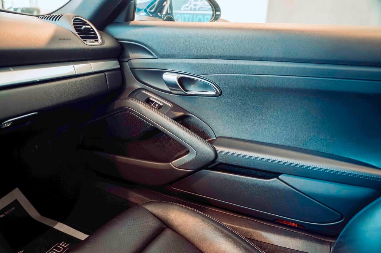 Porsche Cayman 718