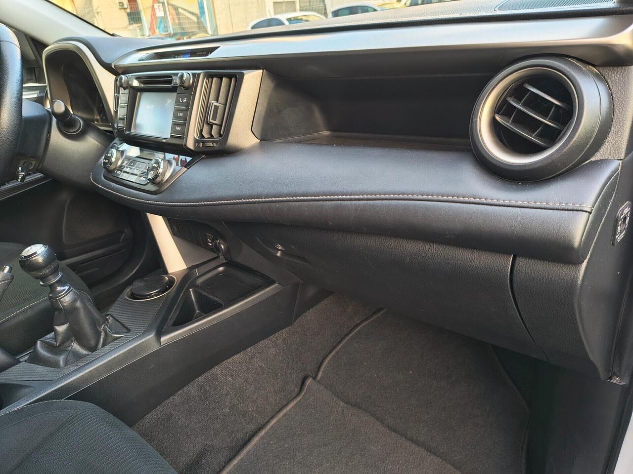 TOYOTA RAV4 2.2 DIESEL UNICOPROPRIETARIO LOUNGE