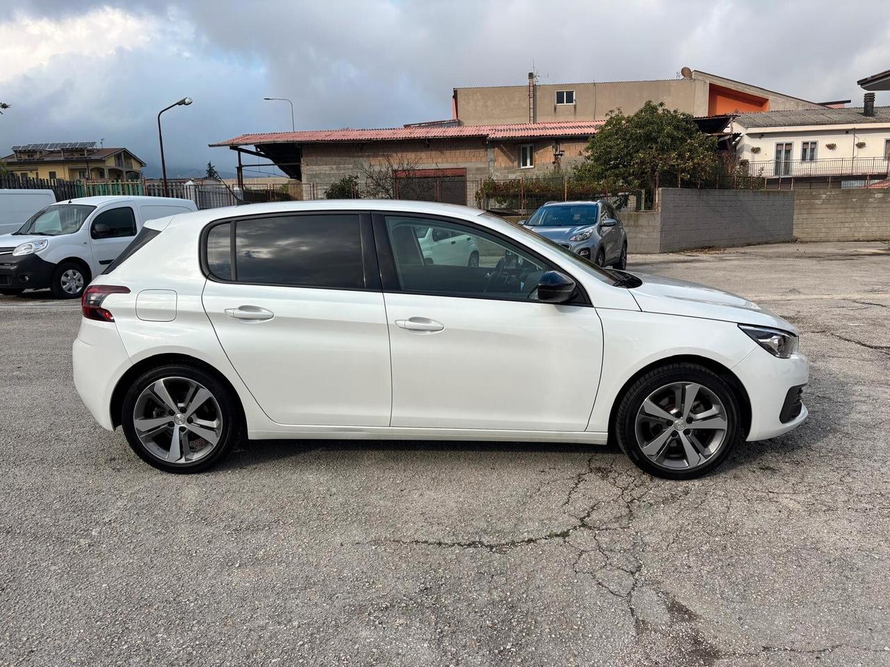 Peugeot 308 BlueHDi 130 S&S EAT8 2021