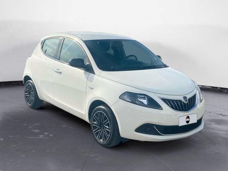 LANCIA Ypsilon 1.0 firefly hybrid Silver 70c
