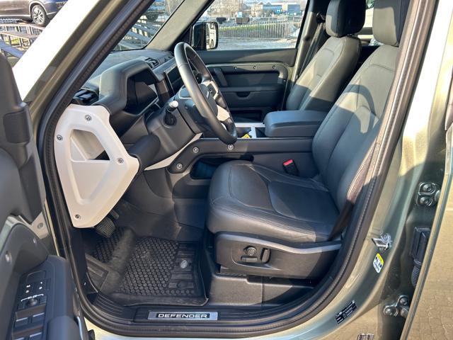 LAND ROVER Defender 110 3.0D I6 200 CV AWDX-Dynamic SE FOREST EDITION