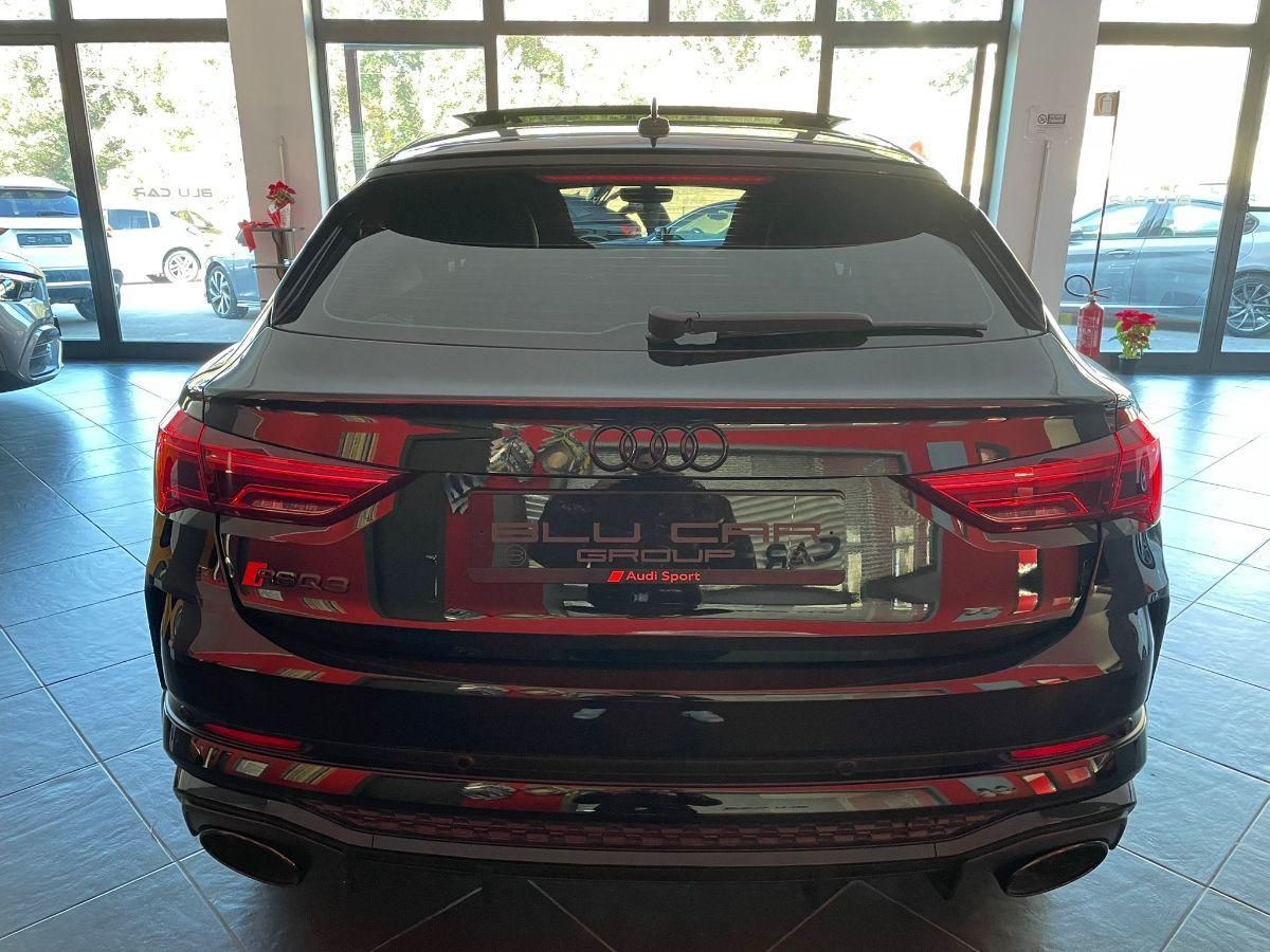 AUDI - RS Q3