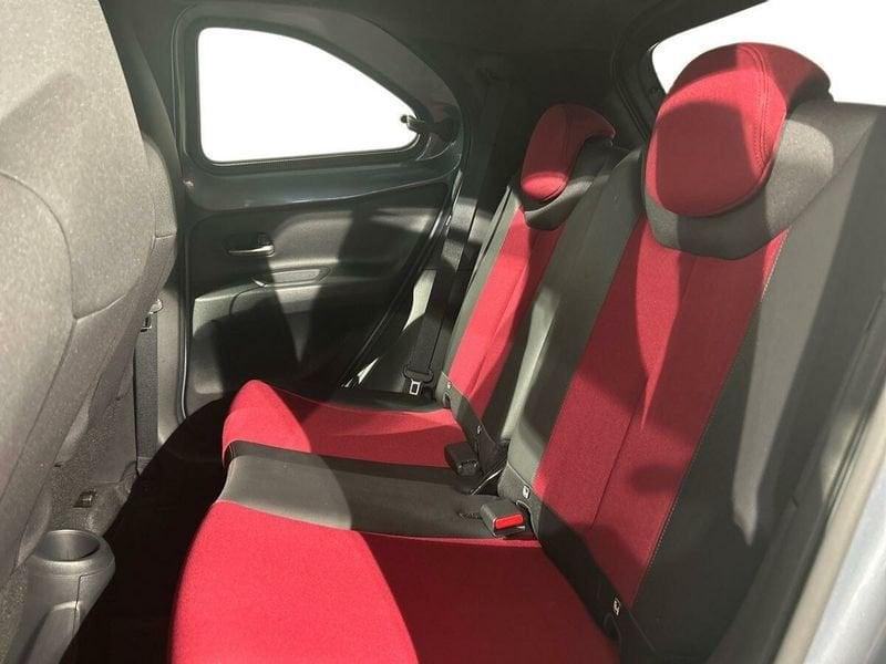 Toyota Aygo X 1.0B (72 CV) Undercover