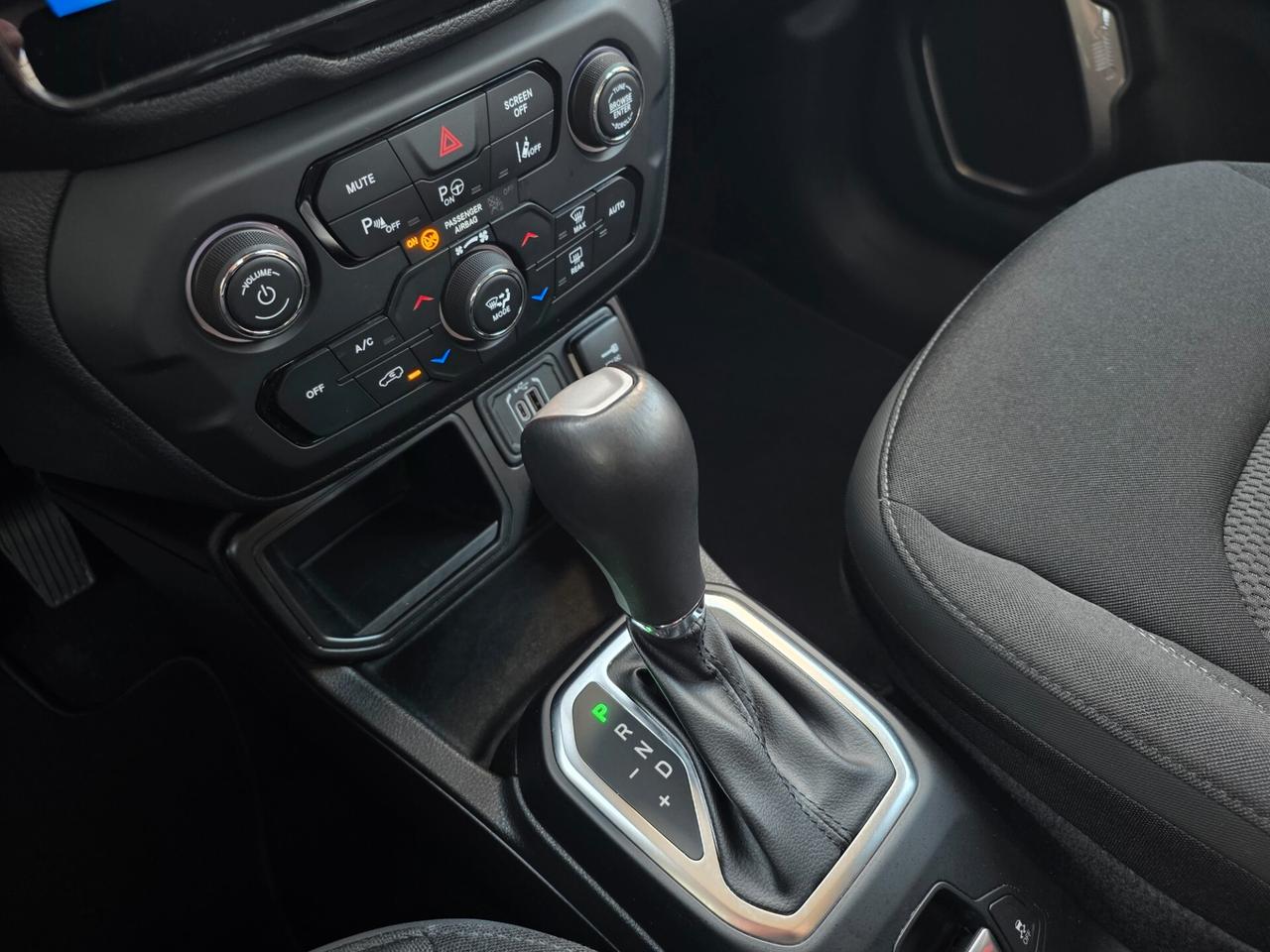 Jeep Renegade 1.5 T4 130cv Mhev Limited DCT / FULL LED