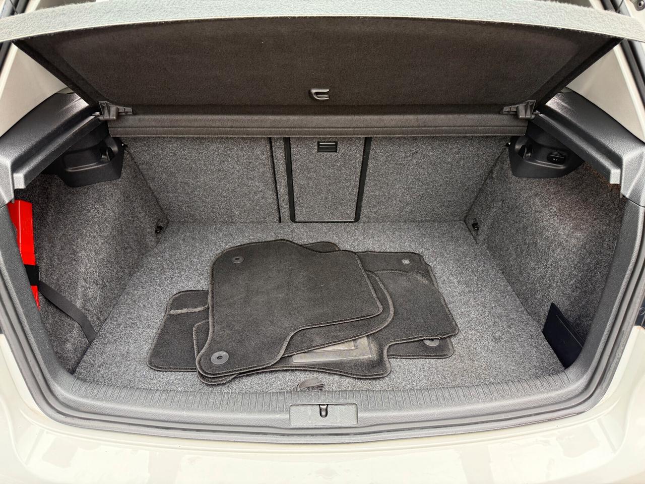 Volkswagen Golf 1.6 5p. Highline BiFuel OK PER NEOPATENTATI