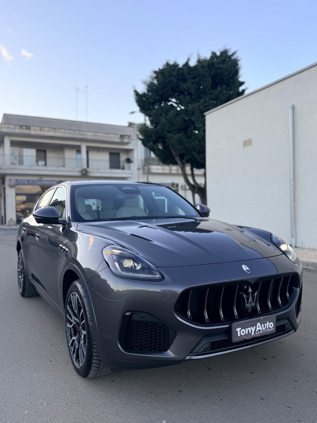 Maserati Grecale MHEV (BENZINA/ELETTRICXA) 300 CV GT ,VIRTUAL COCKPIT,LUCI SOFFUSE,APPLE CARPLAY,TELECAMERA