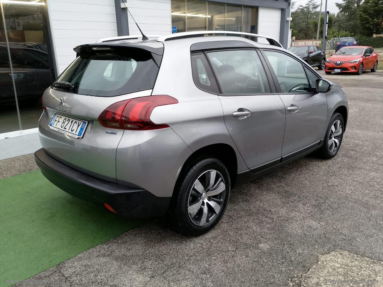 PEUGEOT 2008 BlueHDi 100 S&S Allure