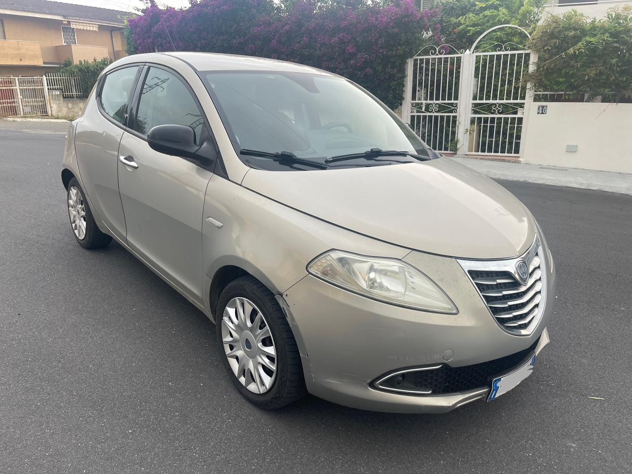 Lancia Ypsilon 1.3 MJT 16V 95 CV 5 porte
