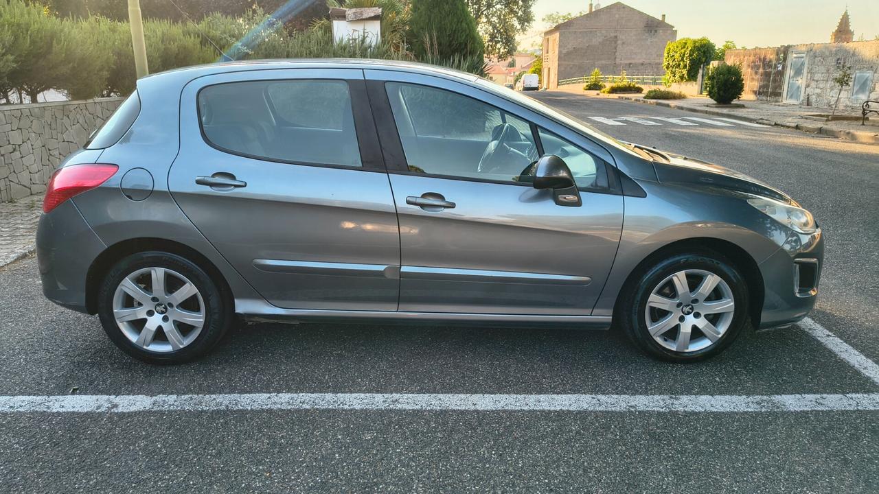 Peugeot 308 1.6 VTi 120CV 5p. Active