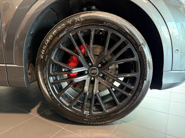 AUDI Q8 50 TDI 286 CV quattro S line edition Black Pack
