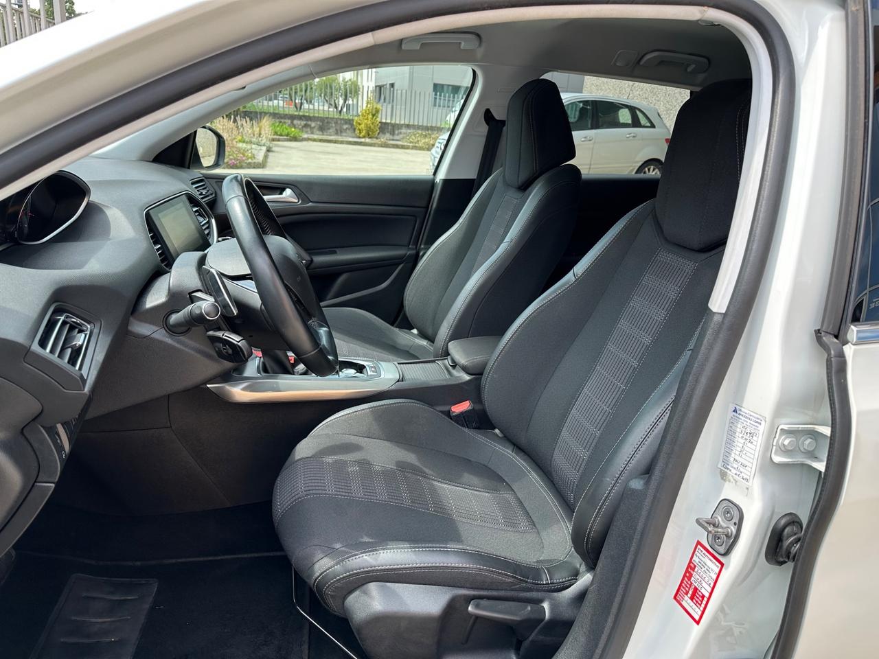 Peugeot 308 BlueHDi 130 S&S EAT8 SW Active