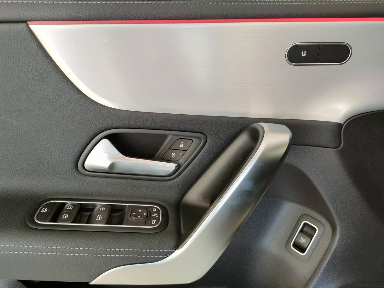 Mercedes-Benz Classe A - V177 2023 - A 180 d AMG Line Advanced Plus auto