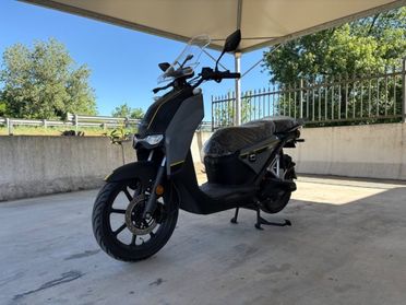 SUPER SOCO CPX VMOTO ELETTRICO L3 = 125cc 2 BATTERIA - ECO INCENT