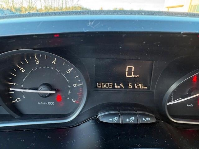 Peugeot 208 PureTech 82 5 porte Allure