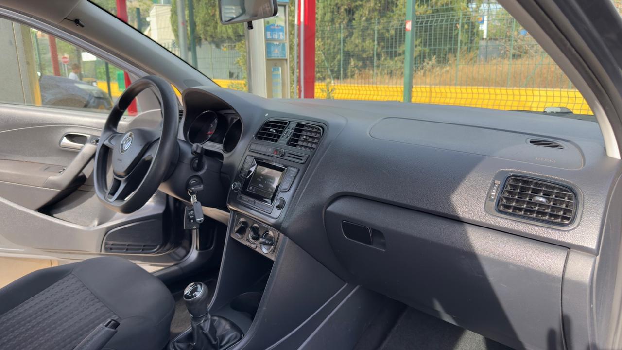 Volkswagen Polo 1.0 MPI 5p. Trendline 2015