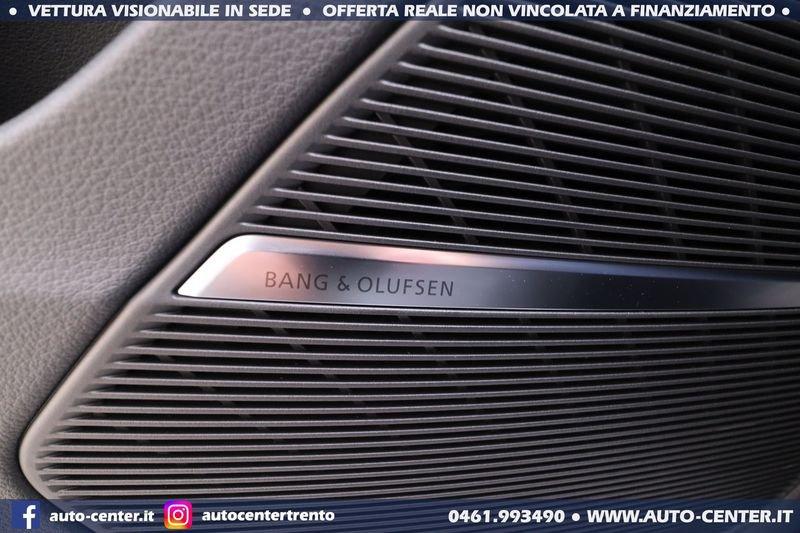 Audi Q8 50 TDI quattro S-line BLACK 23 TETTO 4RUOTESTERZANTI Sline