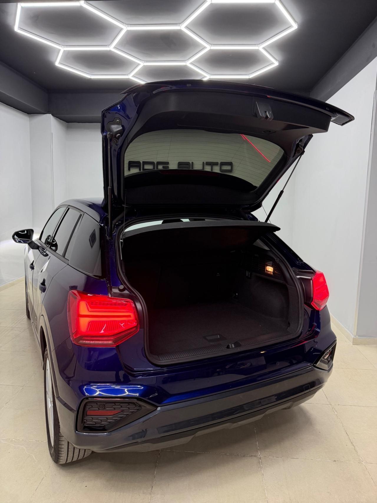 Audi Q2 30 TDI S tronic Identity Black