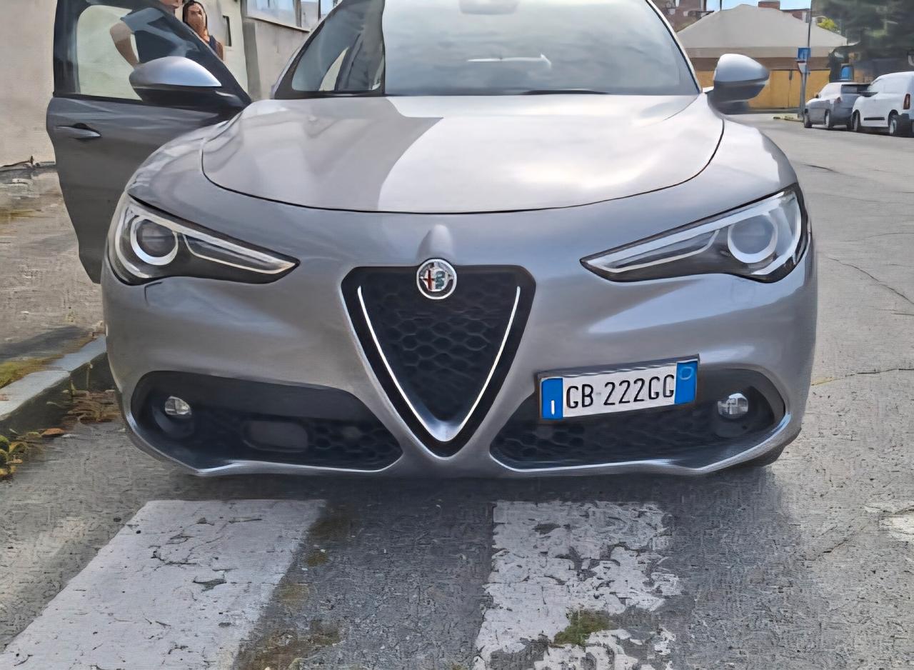 Alfa Romeo Stelvio 2.2 Turbodiesel 160 CV AT8 RWD