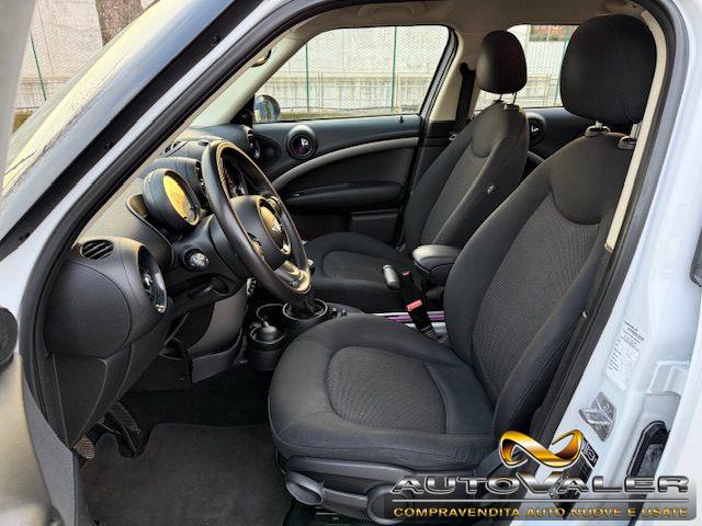 MINI Countryman Mini One SD blackyard