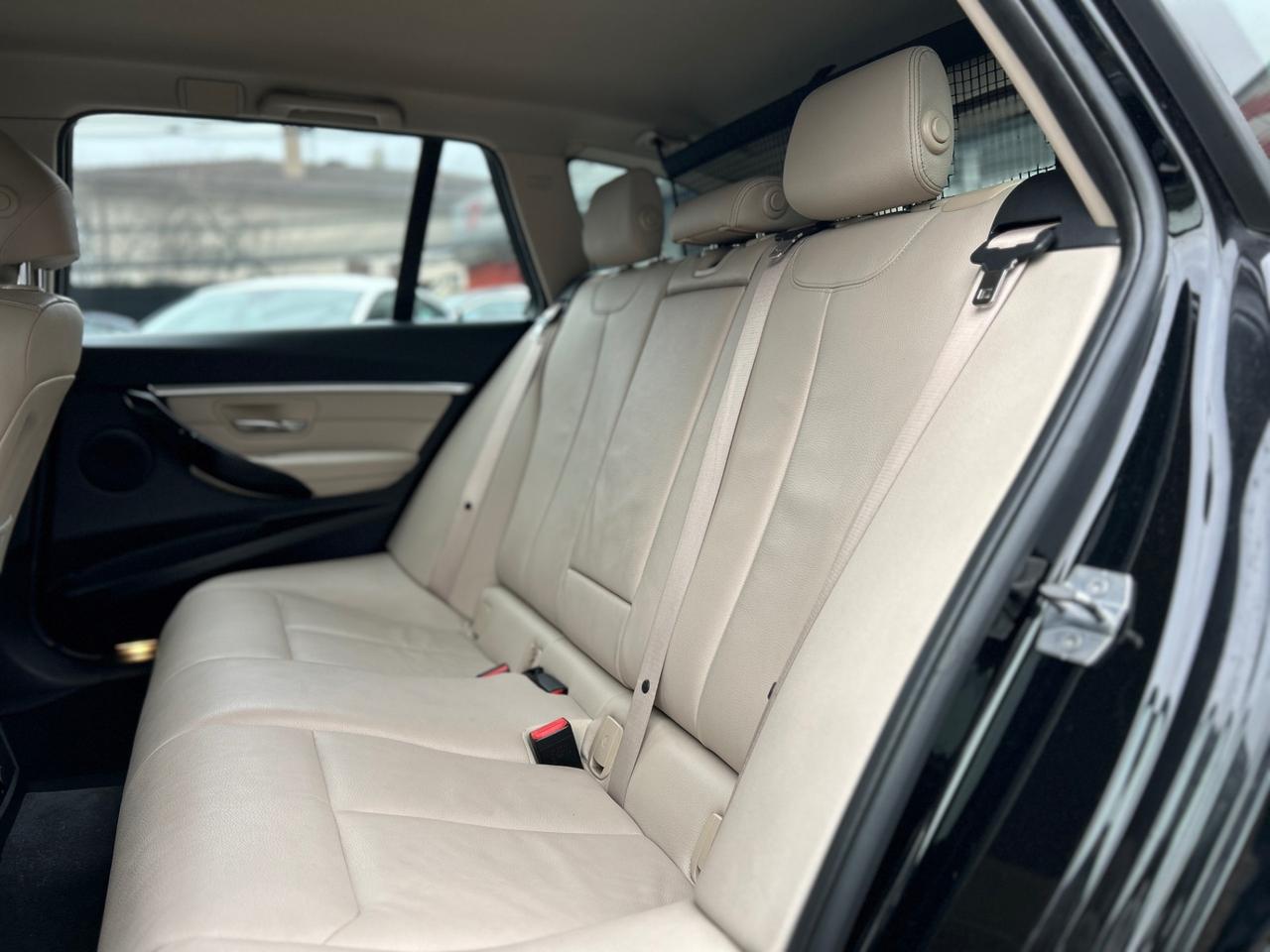 BMW Serie 3 Touring 318d Touring Luxury auto