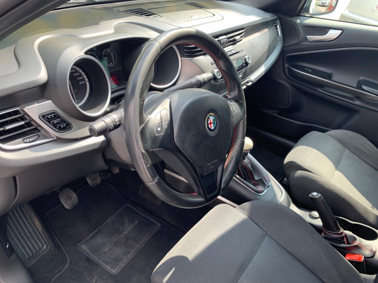 Alfa Romeo Giulietta 1.6 JTDm-2 105 CV Veloce