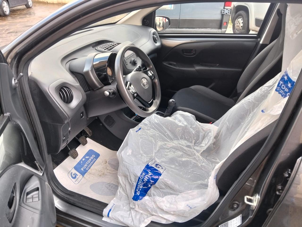 Toyota Aygo Connect 1.0 VVT-i 72 CV 5 porte x-play