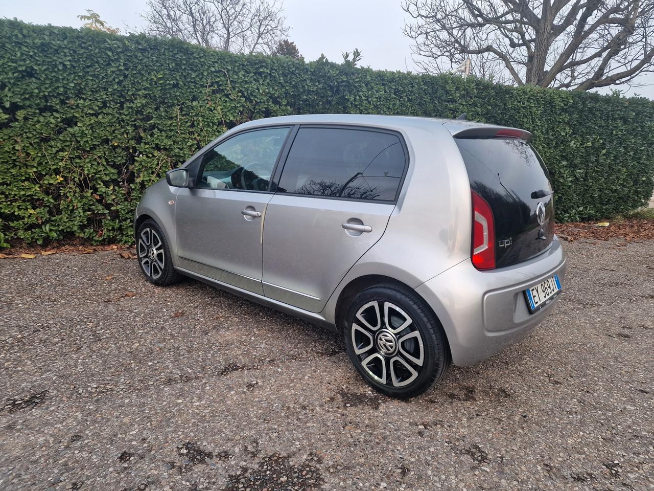 Volkswagen Up 1.0 75cv ASG