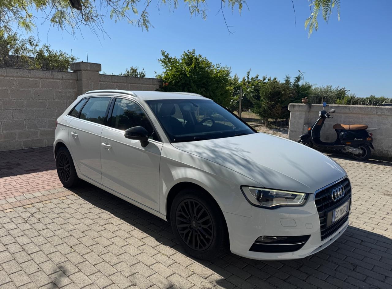 Audi A3 1.6 TDI 105 CV S tronic SPORT