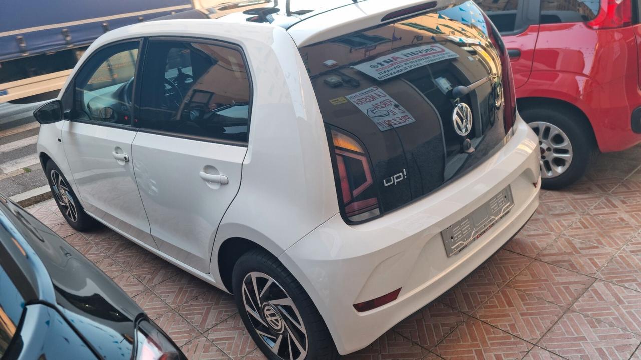 Volkswagen up! 1.0 75 CV 5p. move up! BlueMotion Technology ASG