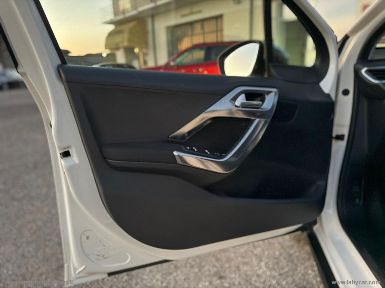 PEUGEOT 2008 PureTech 82 Allure