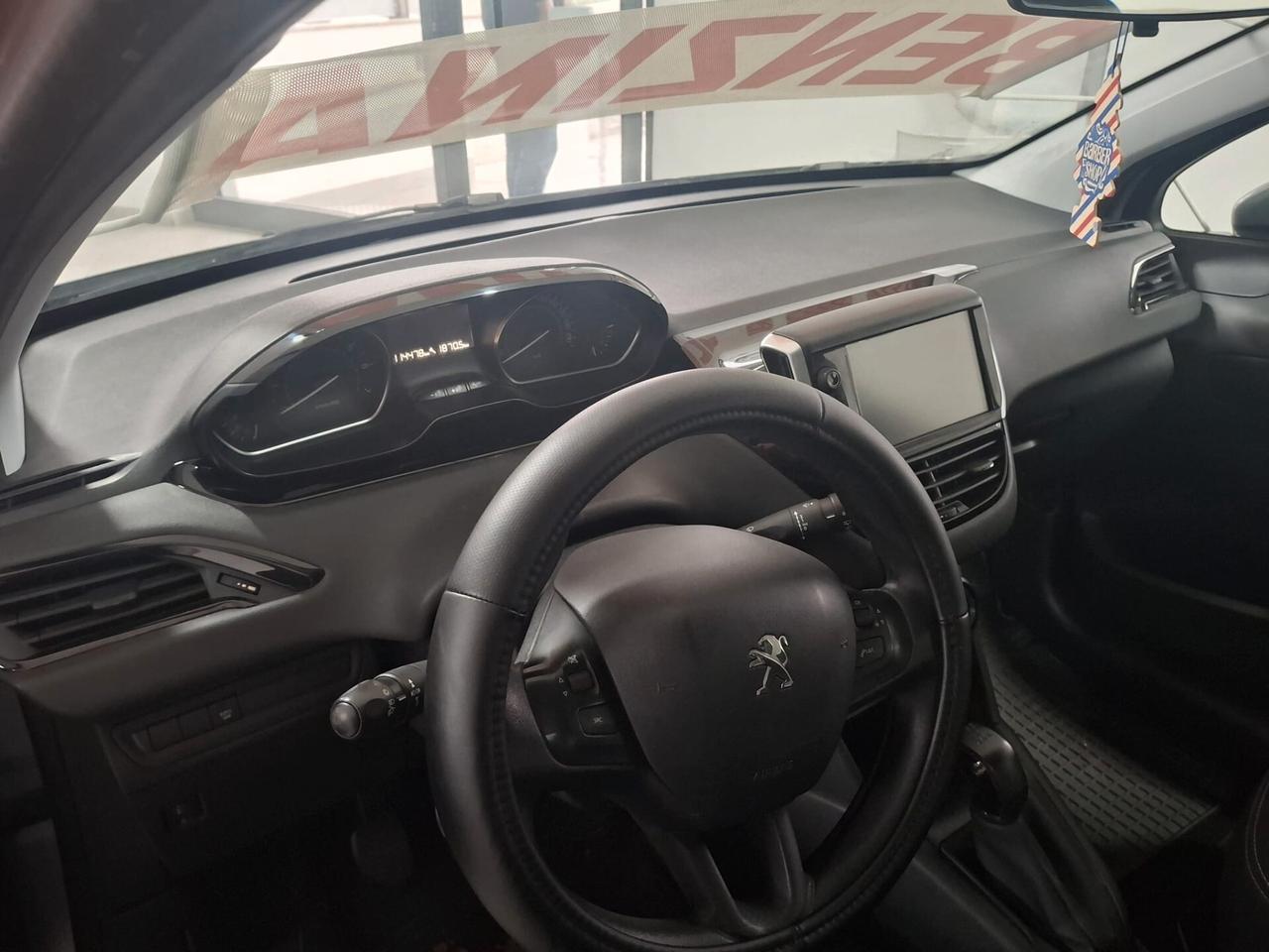 Peugeot 208 PureTech 82 5 porte Allure