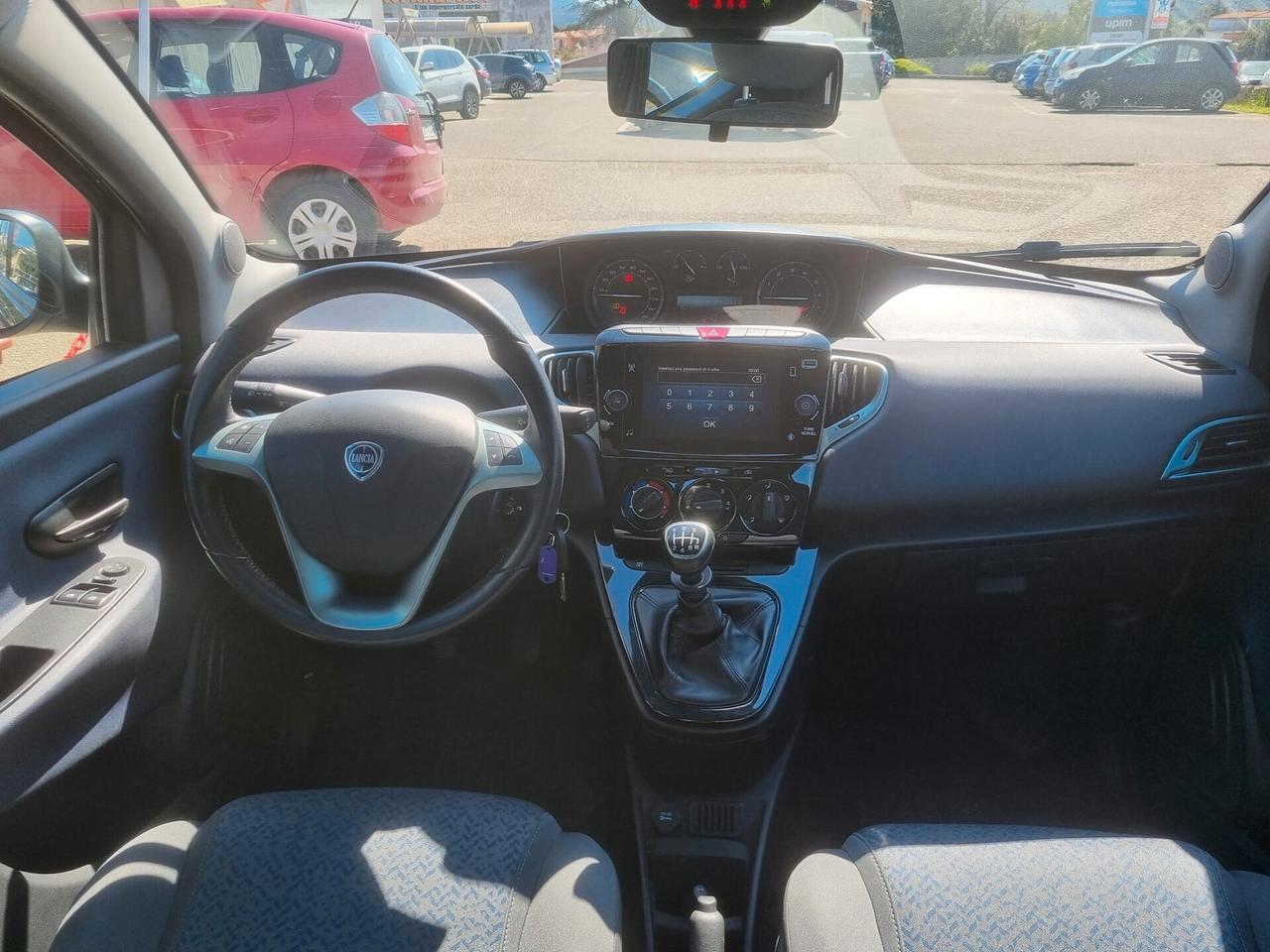 Lancia Ypsilon 1.0 Hybrid Gold