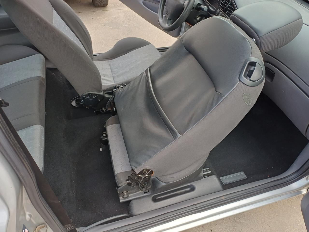 Ford Fiesta 1.2i 16V cat 5 porte Zetec