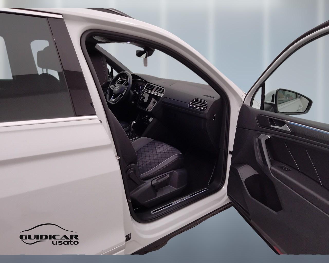 VOLKSWAGEN Tiguan II 2021 - Tiguan 1.5 tsi R-Line 150cv dsg
