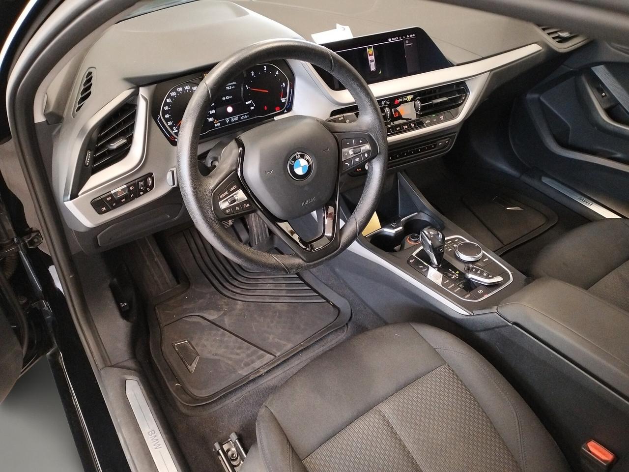 Bmw 116 116d 5p. Business Advantage