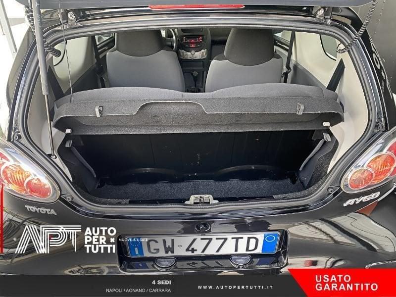 Toyota Aygo Aygo 3p 1.0 Now Red Edition
